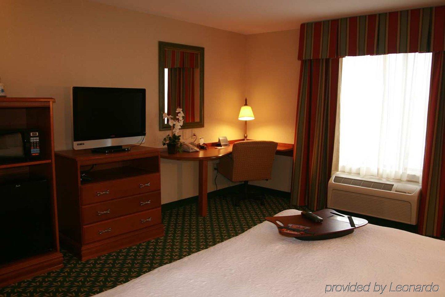 Newly Renovated Hampton Inn Omaha West Lakeside Bilik gambar